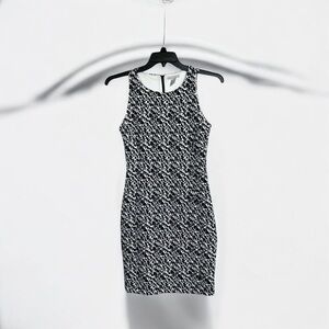 H&M Sleeveless Black & White Dress Back Hidden‎ Zip